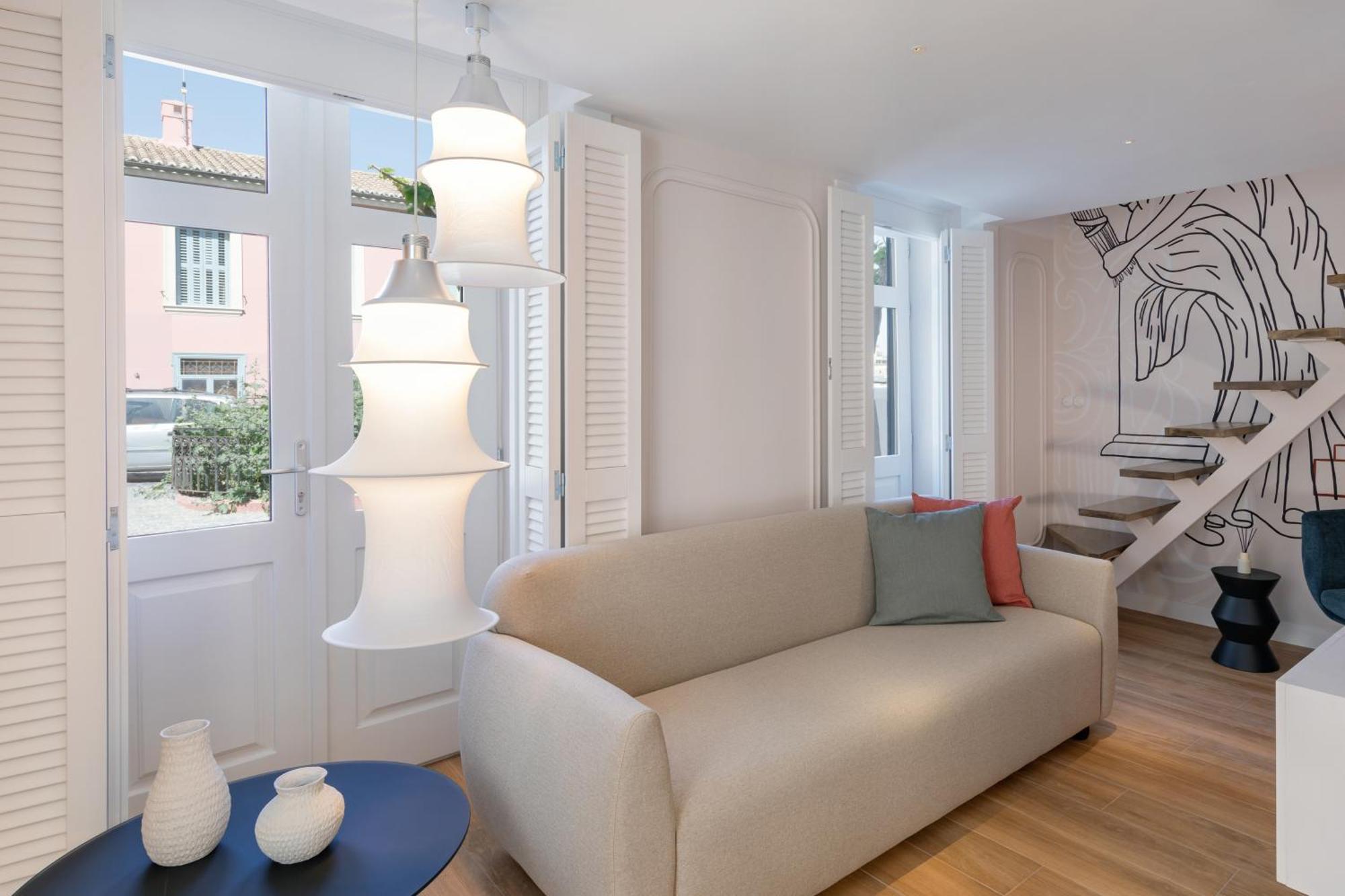Agora Suites Aten Exteriör bild